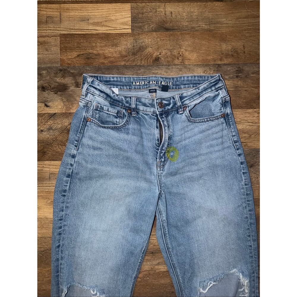 American Eagle women’s STRIGID distressed mom jeans - Picture 2 of 16